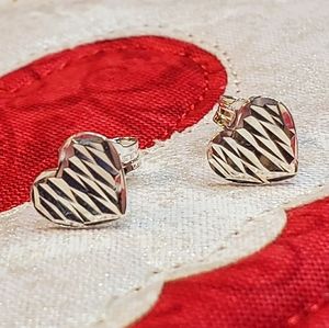 Petite Heart Stud
Sterling Silver Earrings .925